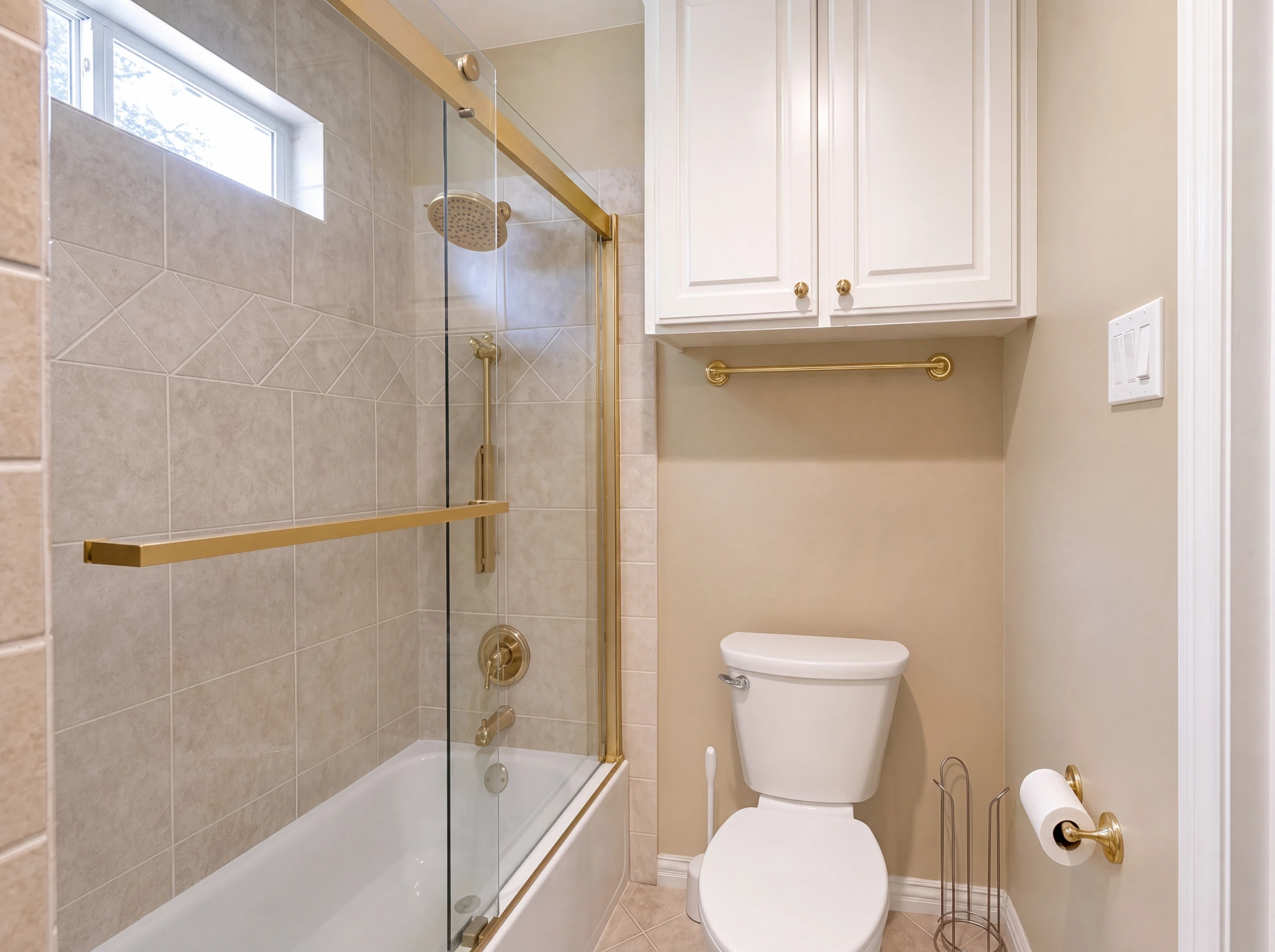 Jack-and-Jill bath, alternate view