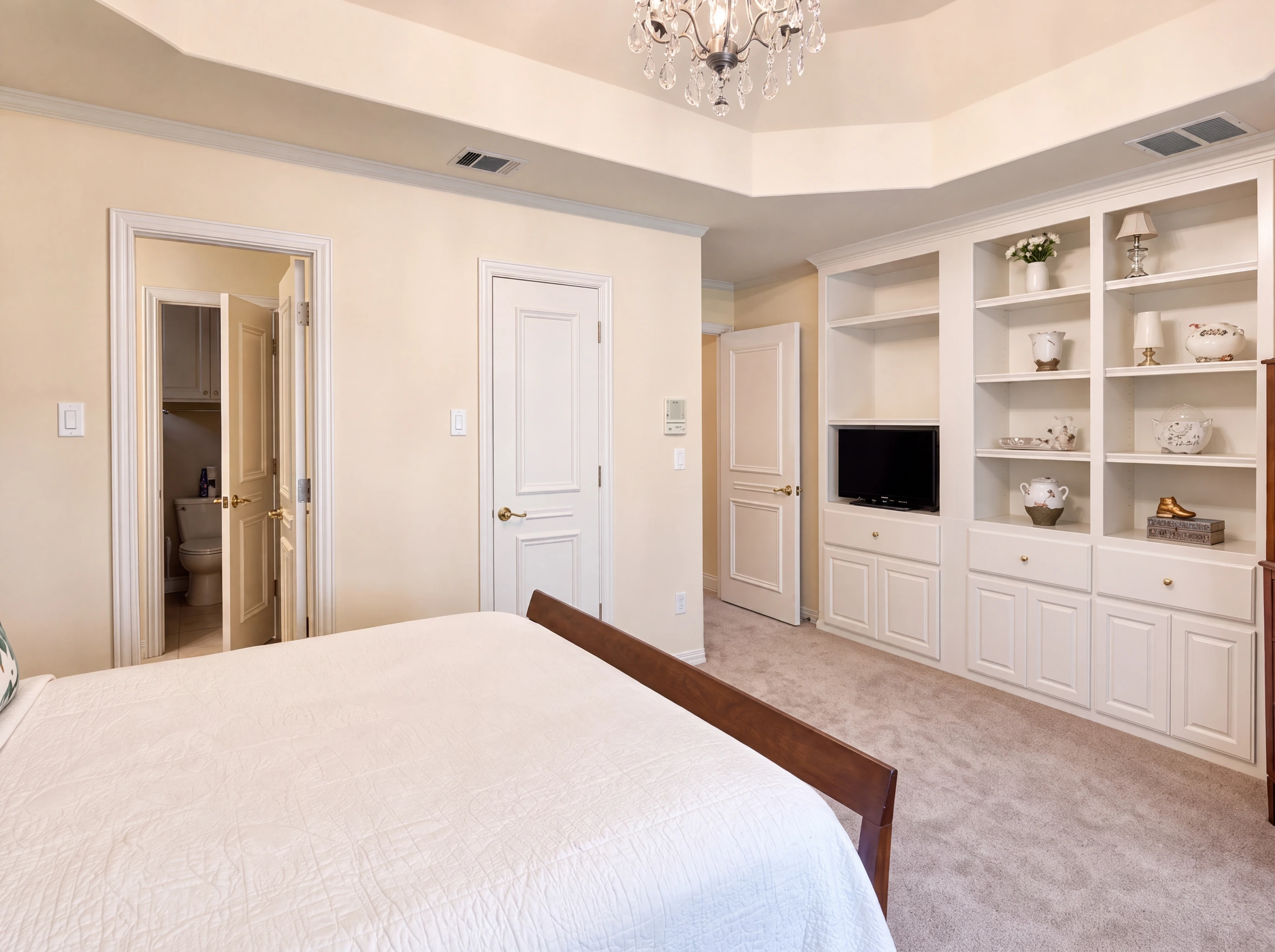 Second upstairs bedroom, alternate angle